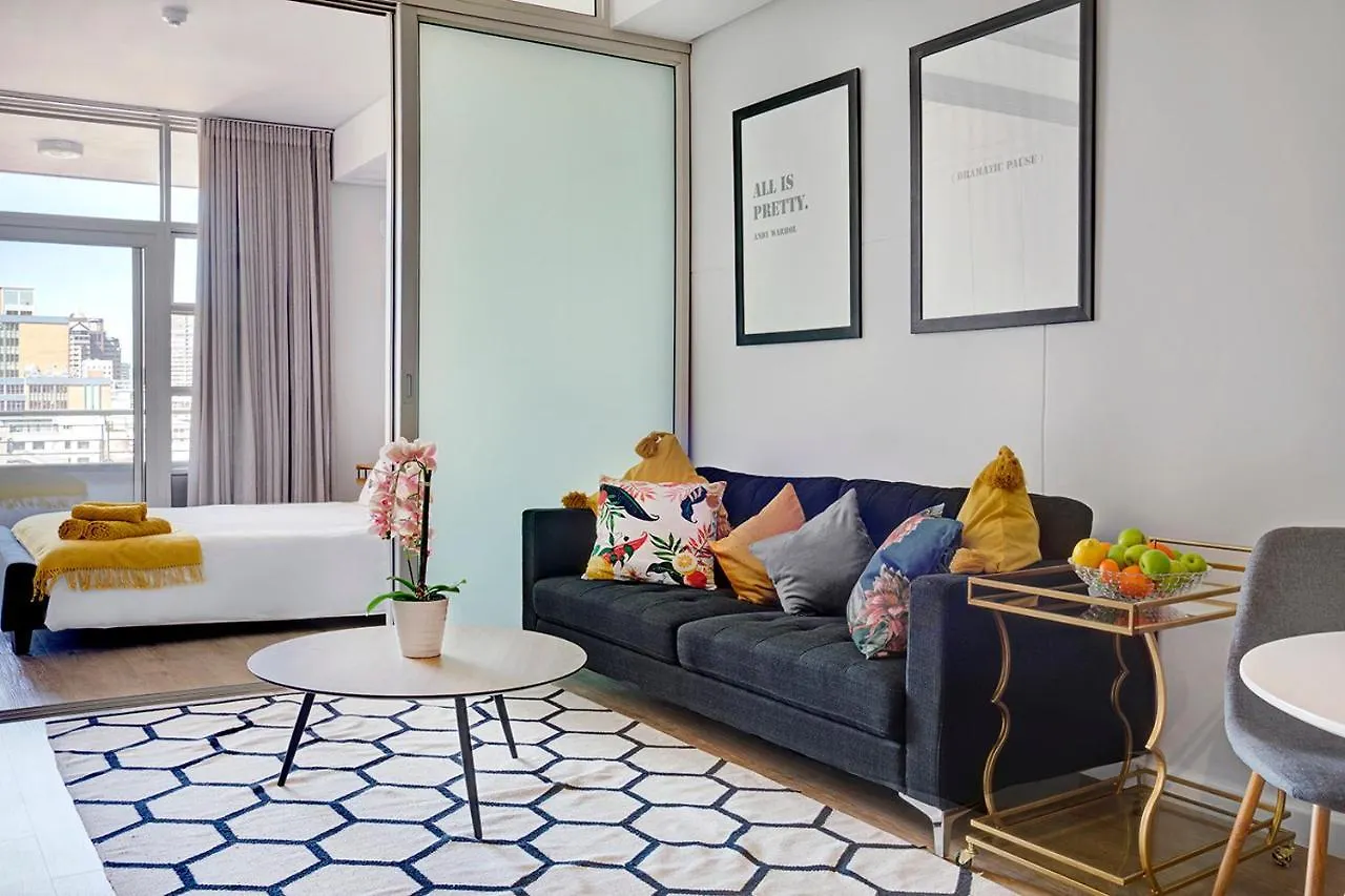 Margot - Luxury Apartment, City, Ocean & Mountain Views! Cape Town